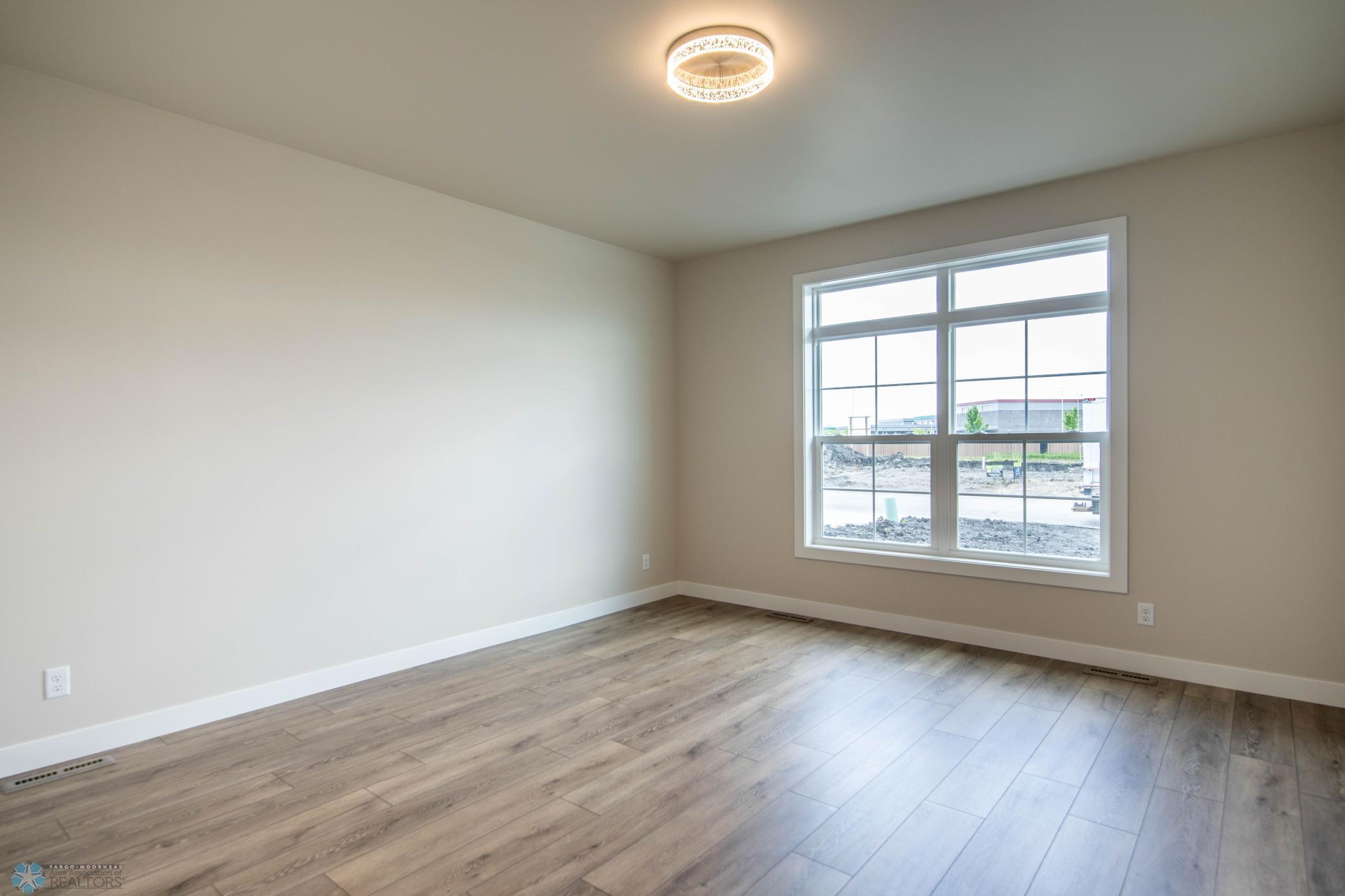 West Fargo, North Dakota 58078, United States, 3 Bedrooms Bedrooms, ,3 BathroomsBathrooms,Residential,Pending,52637