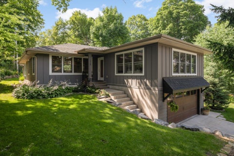 Homes For Sale - 229 Byrondale Avenue<br/> Hennepin County, Wayzata, MN 55391