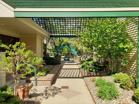 Condo For Sale - 7631 Edinborough Way<br/> Edina, MN 55435