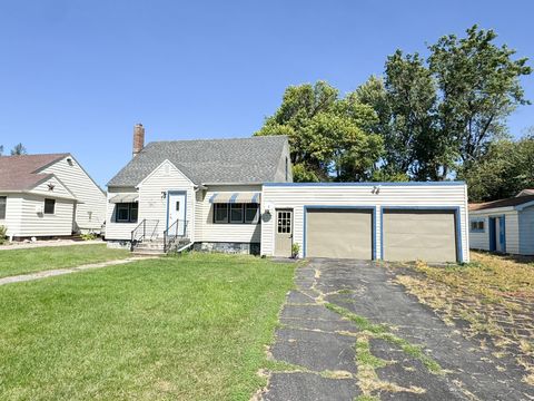 Homes For Sale - 207 E Duroe Street<br/> Cottonwood County, Jeffers, MN 56145