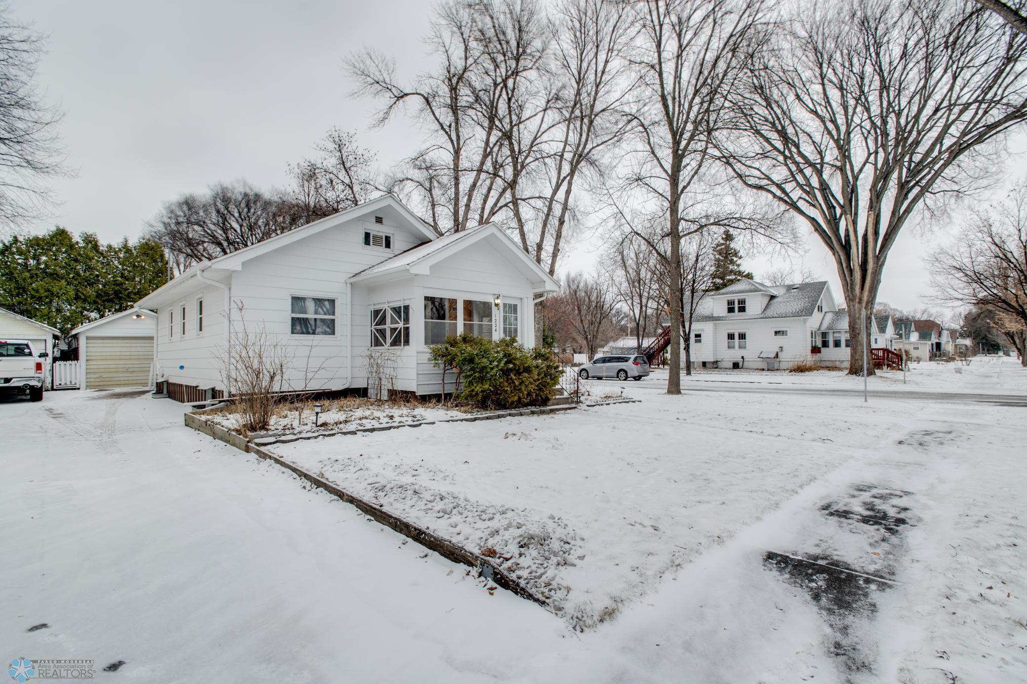 1224 4th Avenue, Moorhead, Minnesota image 3