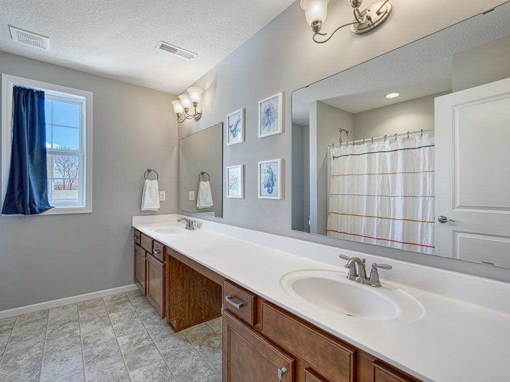 15434 Hampshire Lane, Savage, Minnesota image 32