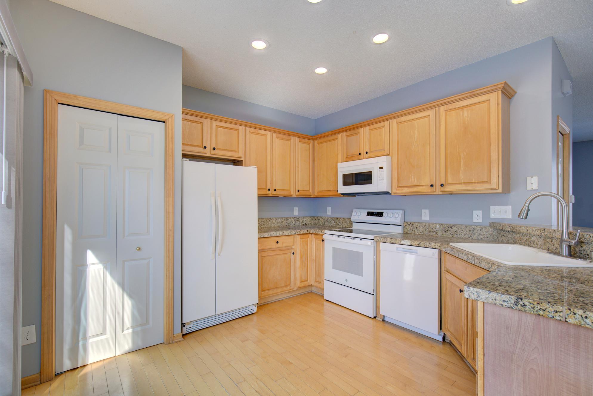 8779 Brunell Way #1605, Inver Grove Heights, Minnesota image 11