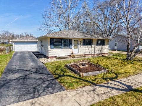 Homes For Sale - 979 18th Street<br/> Olmsted County, Rochester, MN 55904