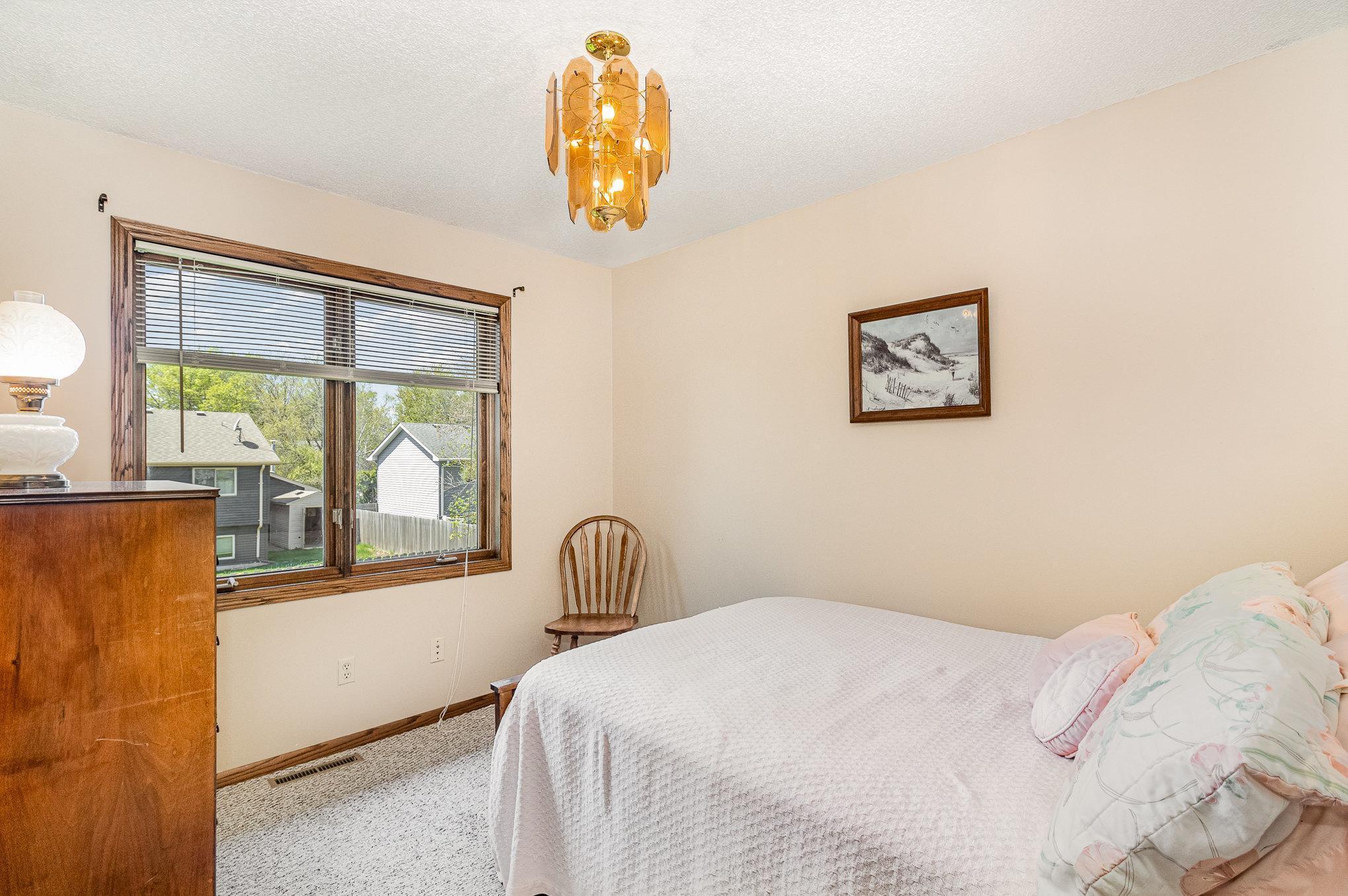 8212 Jewel Avenue, Cottage Grove, Minnesota image 9
