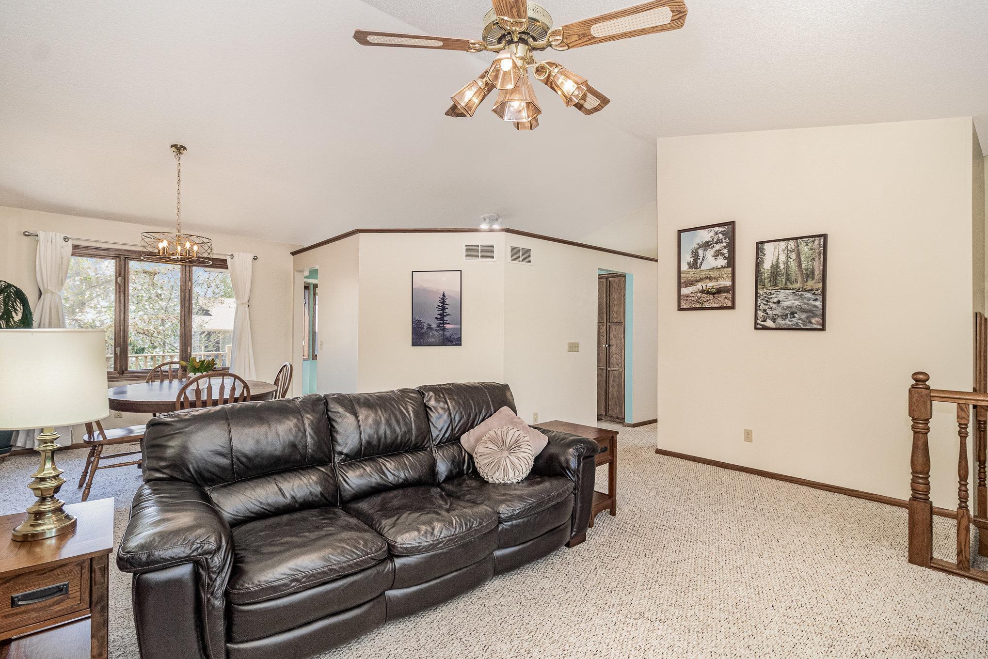8212 Jewel Avenue, Cottage Grove, Minnesota image 4