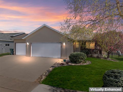 Homes For Sale - 4445 Manor Drive<br/> Olmsted County, Rochester, MN 55901