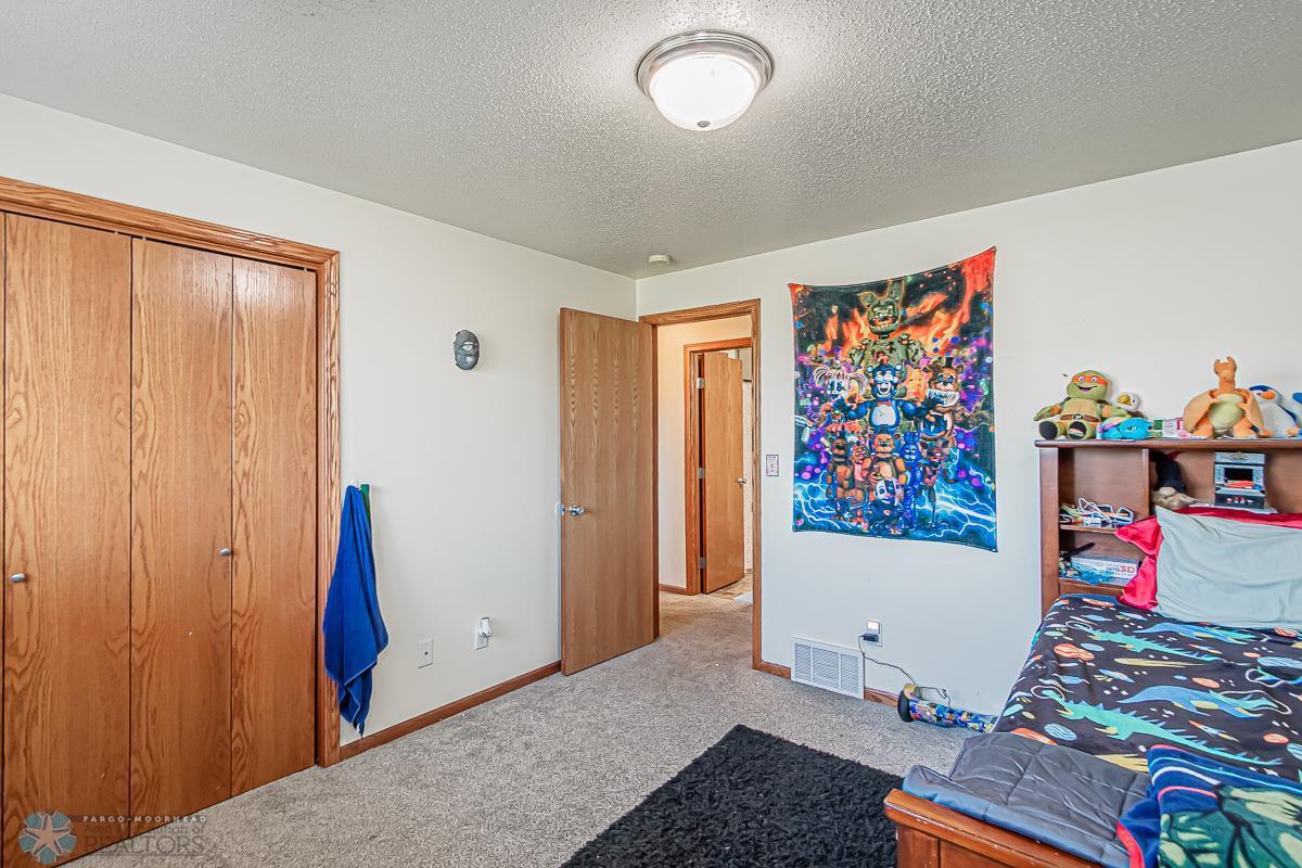 Fargo, North Dakota 58104, United States, 4 Bedrooms Bedrooms, ,2 BathroomsBathrooms,Residential,Pending,48743