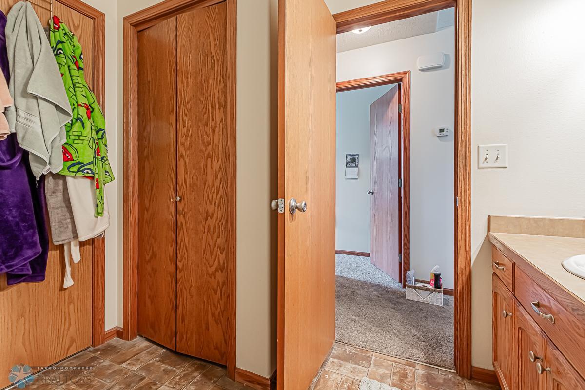 Fargo, North Dakota 58104, United States, 4 Bedrooms Bedrooms, ,2 BathroomsBathrooms,Residential,Pending,48743