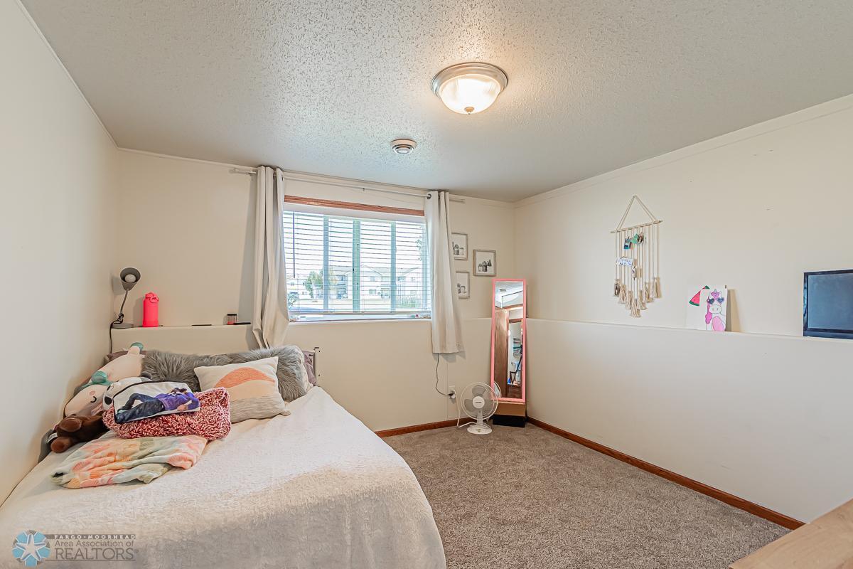 Fargo, North Dakota 58104, United States, 4 Bedrooms Bedrooms, ,2 BathroomsBathrooms,Residential,Pending,48743