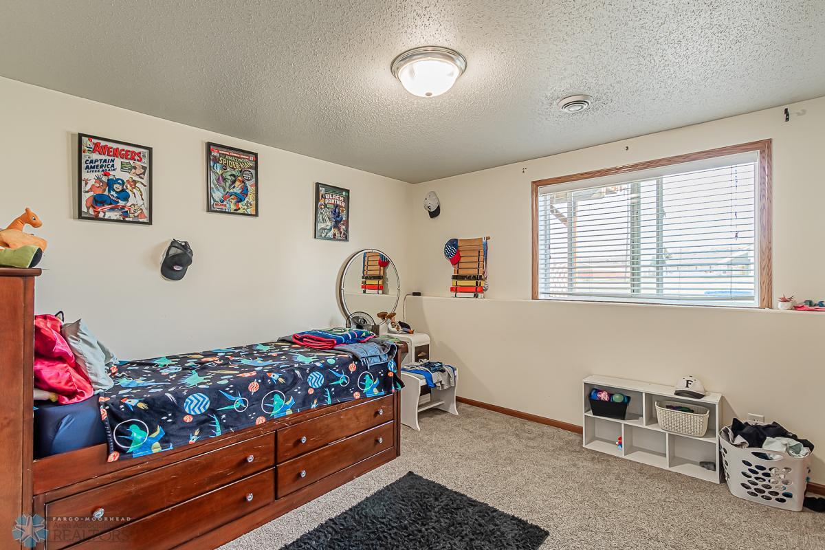 Fargo, North Dakota 58104, United States, 4 Bedrooms Bedrooms, ,2 BathroomsBathrooms,Residential,Pending,48743