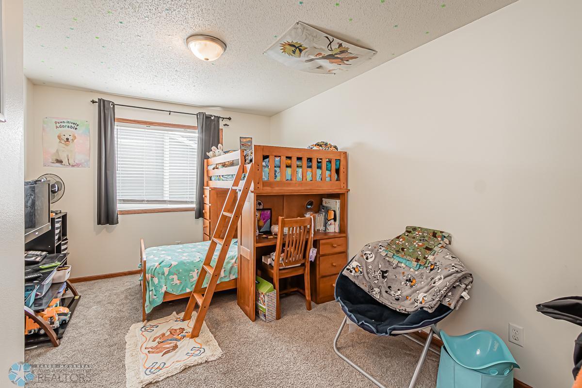 Fargo, North Dakota 58104, United States, 4 Bedrooms Bedrooms, ,2 BathroomsBathrooms,Residential,Pending,48743