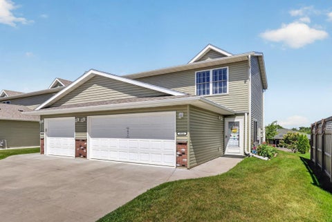 Townhouse For Sale - 1834 Daniel Lane<br/> Stewartville, MN 55976