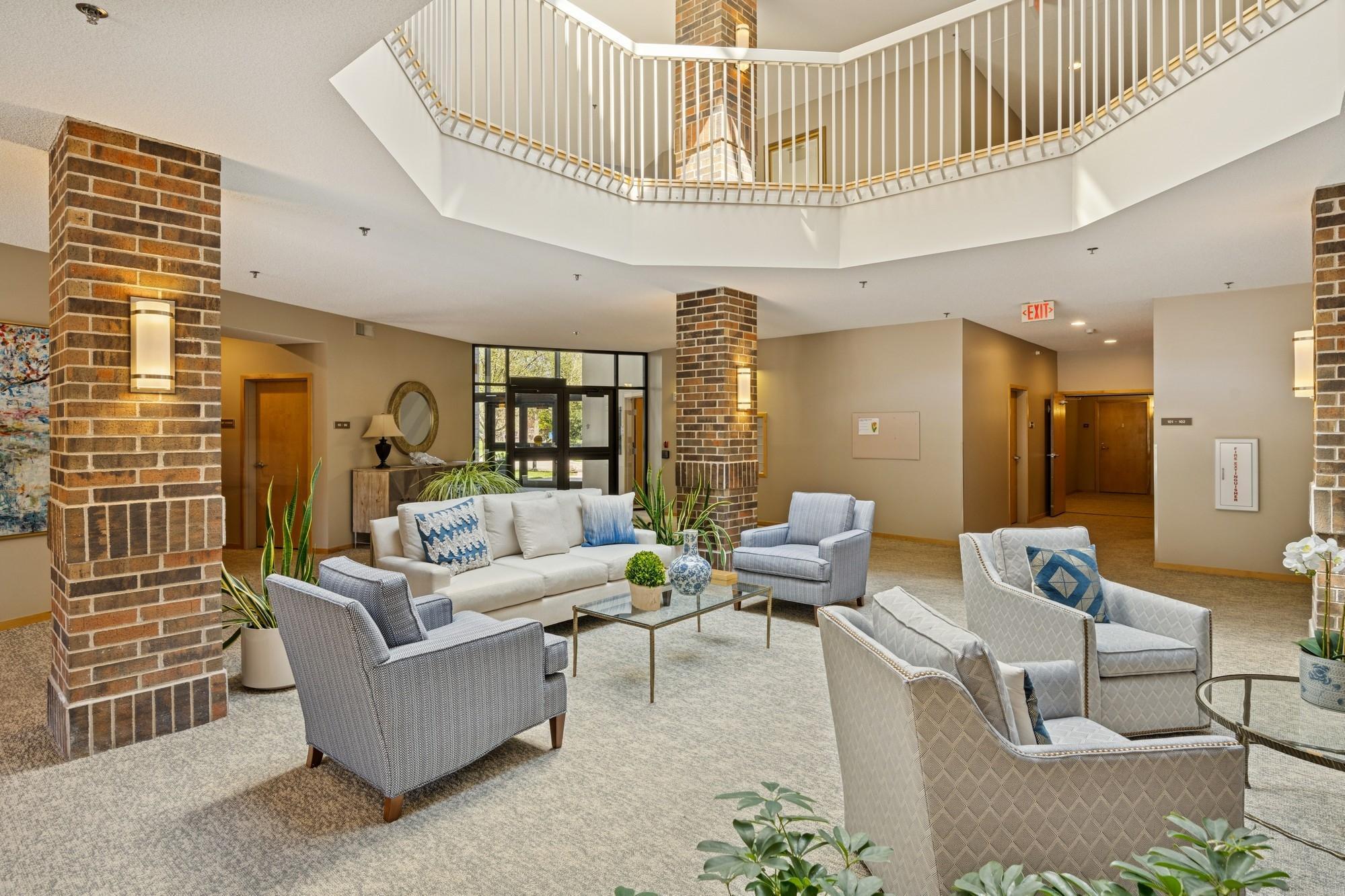 5555 Dewey Hill Road #302, Minneapolis, Minnesota image 4