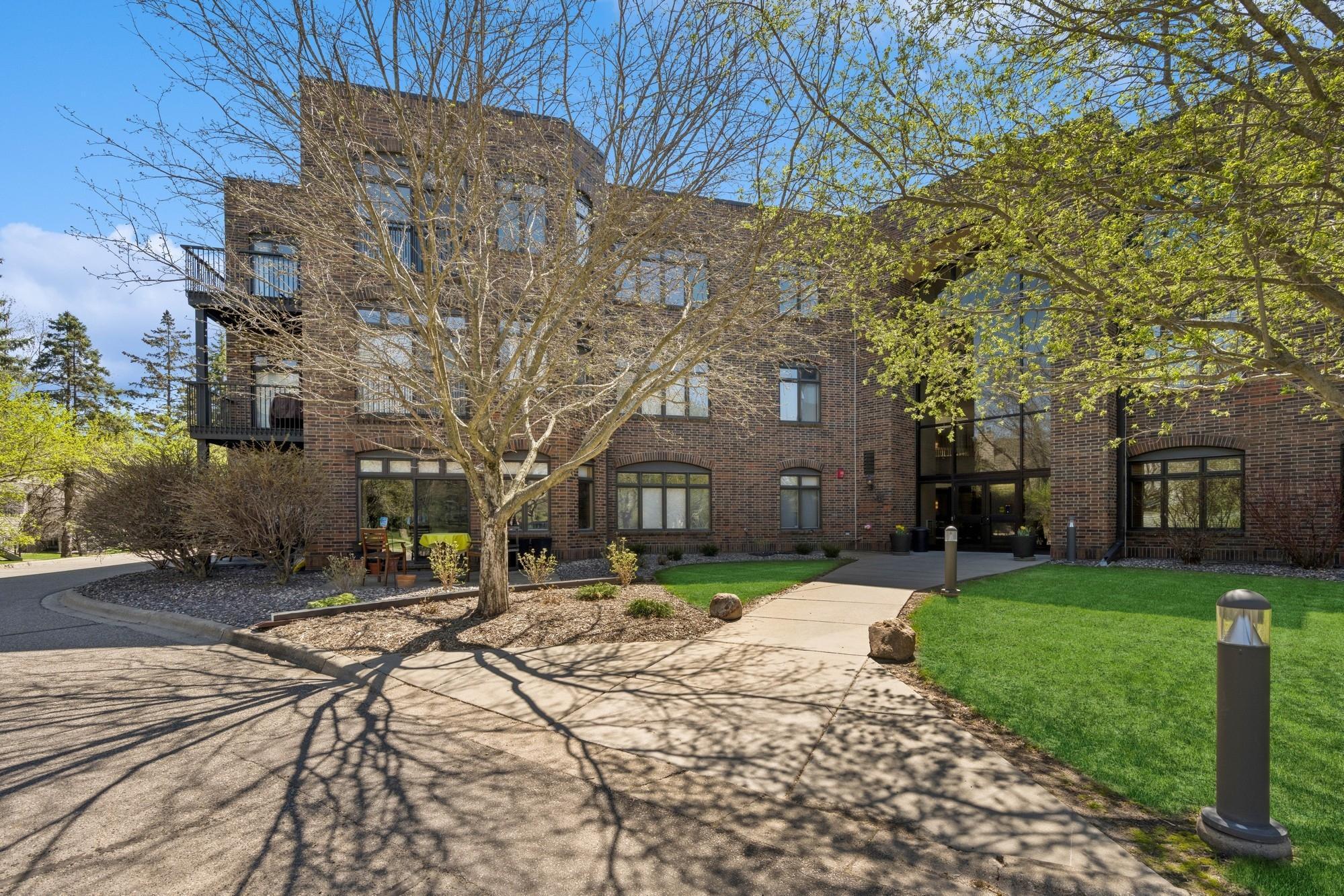 5555 Dewey Hill Road #302, Minneapolis, Minnesota image 3