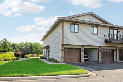 Townhouse For Sale - 11139 Edgewood Circle<br/> Champlin, MN 55316