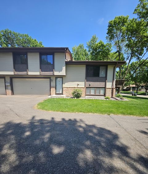 Townhouse For Sale - 3900 Brookdale Circle<br/> Brooklyn Park, MN 55443