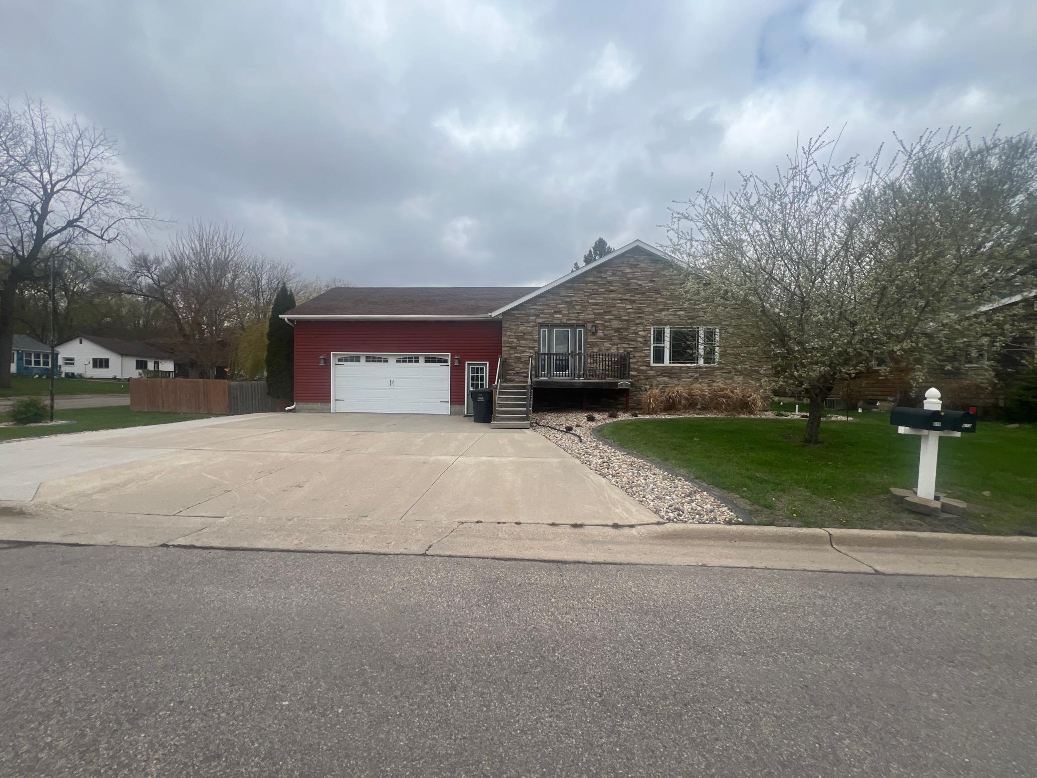 616 Betty Avenue, Worthington, Minnesota image 1