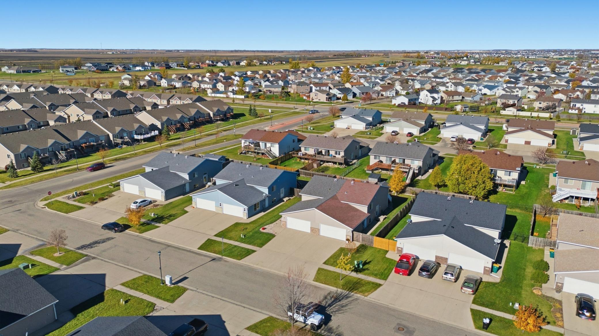 West Fargo, North Dakota 58078, United States, 3 Bedrooms Bedrooms, ,2 BathroomsBathrooms,Residential,Active,242813