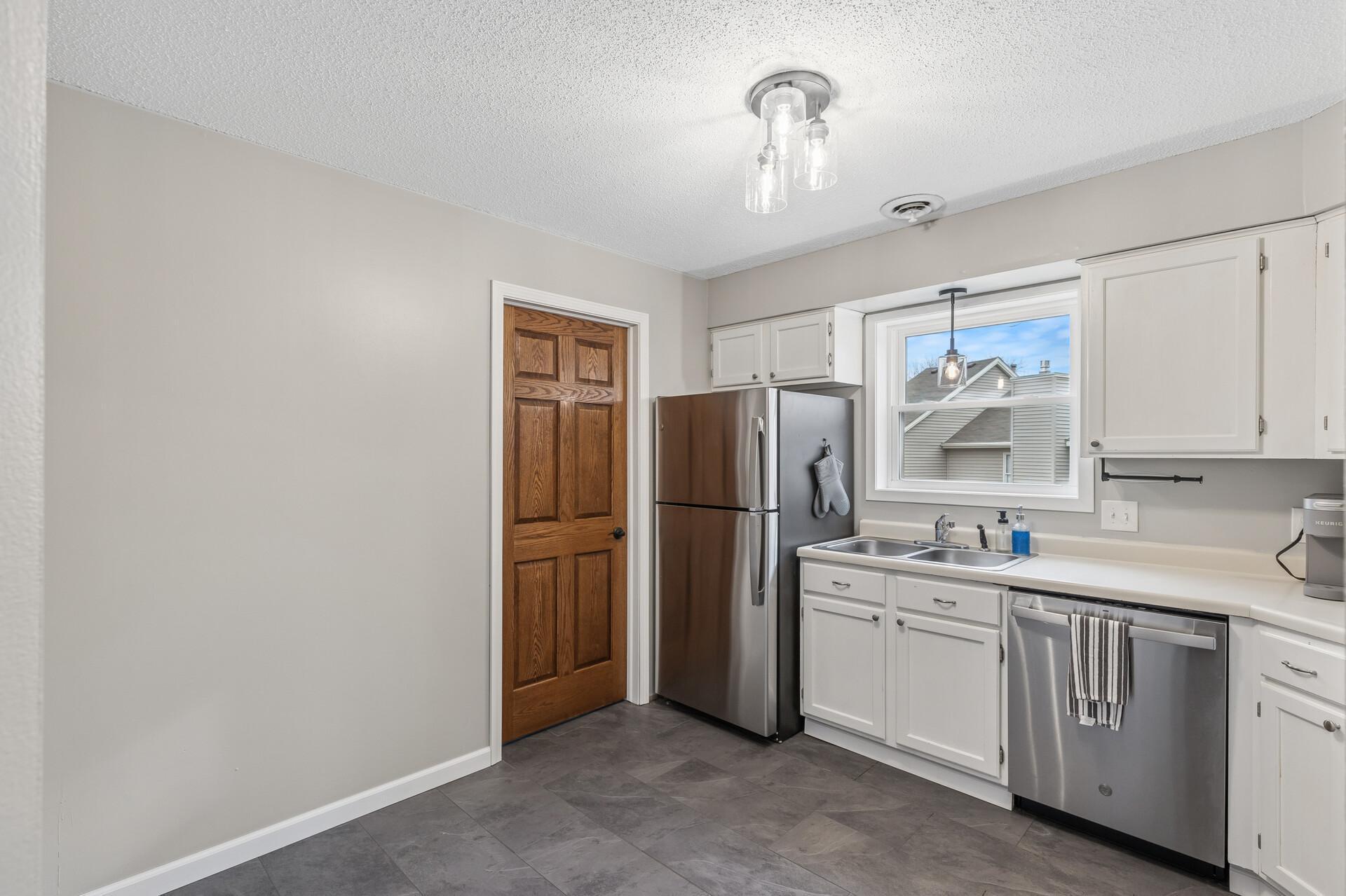 7303 Penny Hill Road, Eden Prairie, Minnesota image 17