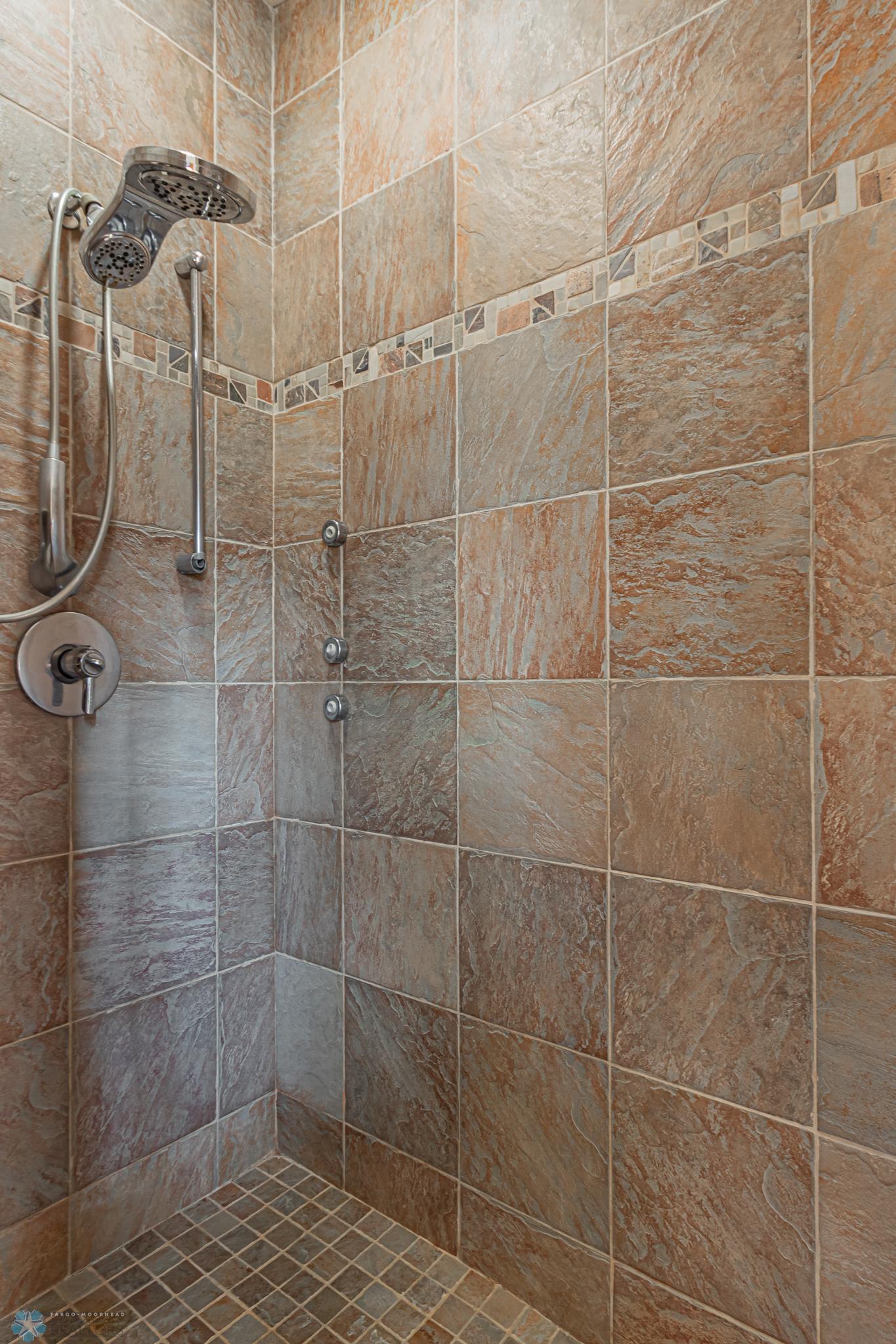 West Fargo, North Dakota 58078, United States, 4 Bedrooms Bedrooms, ,4 BathroomsBathrooms,Residential,Active,92592