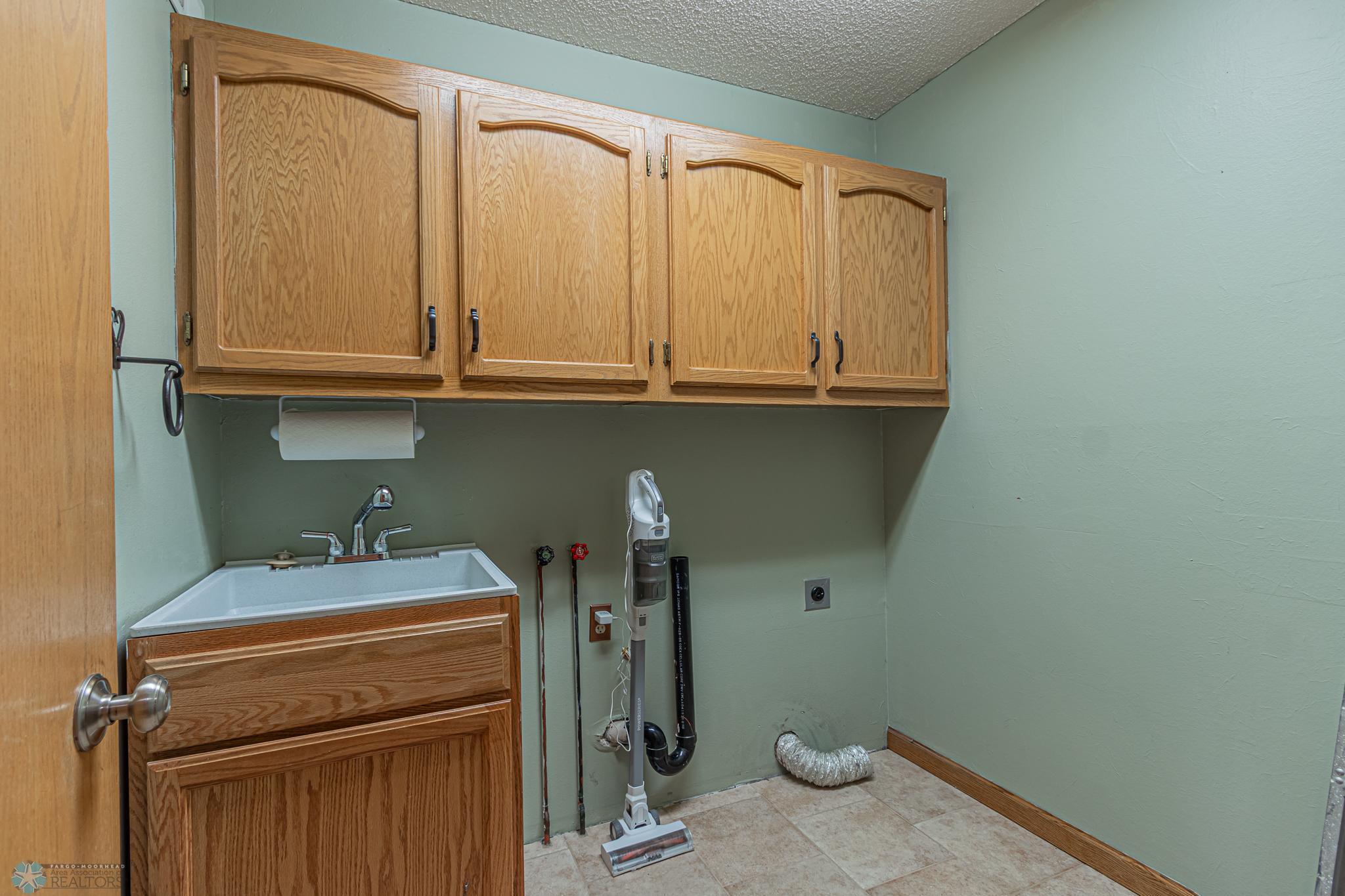 West Fargo, North Dakota 58078, United States, 4 Bedrooms Bedrooms, ,4 BathroomsBathrooms,Residential,Active,92592