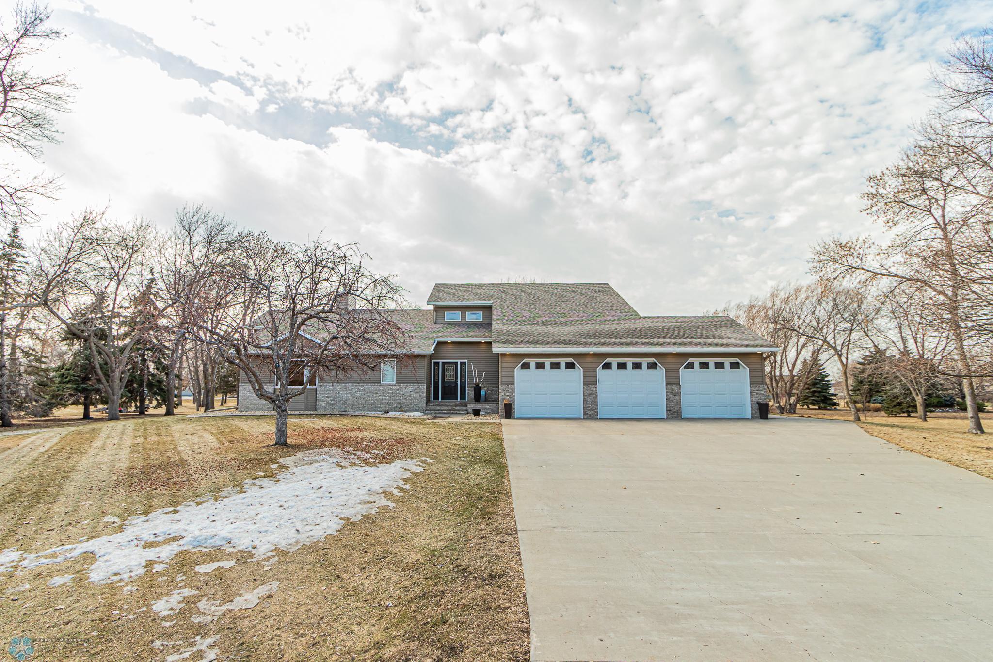 West Fargo, North Dakota 58078, United States, 4 Bedrooms Bedrooms, ,4 BathroomsBathrooms,Residential,Active,92592