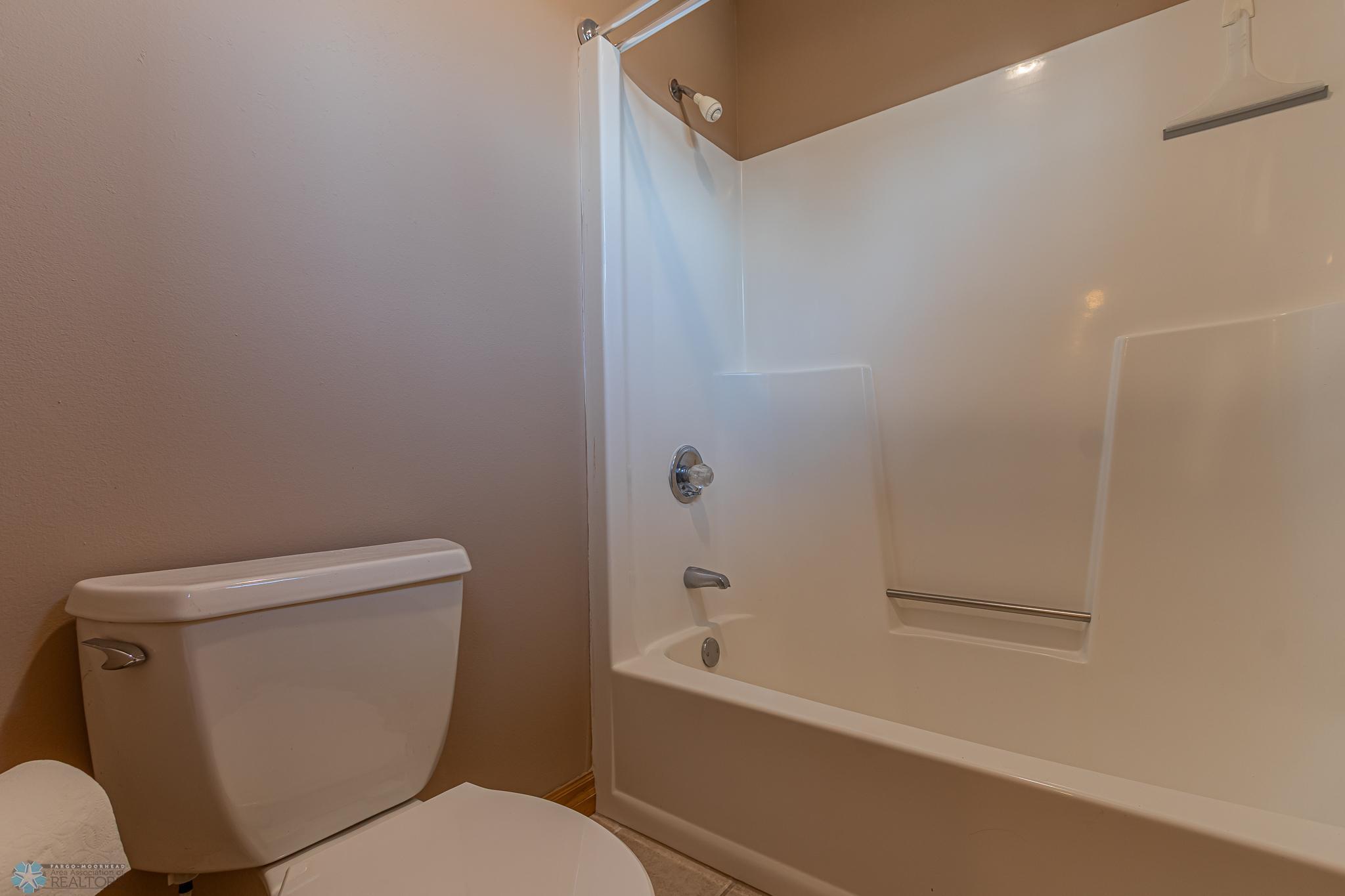 West Fargo, North Dakota 58078, United States, 4 Bedrooms Bedrooms, ,4 BathroomsBathrooms,Residential,Active,92592