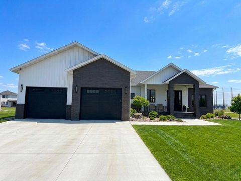 Homes For Sale - 3282 47th Avenue<br/> Fargo, ND 58104