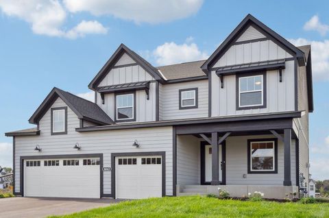 Homes For Sale - 1015 Legacy Drive<br/> Delano, MN 55328