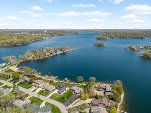 Homes For Sale - 15283 Edgewater Circle<br/> Prior Lake, MN 55372