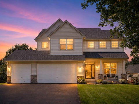 Homes For Sale - 8330 Chestnut Court<br/> Victoria, MN 55386