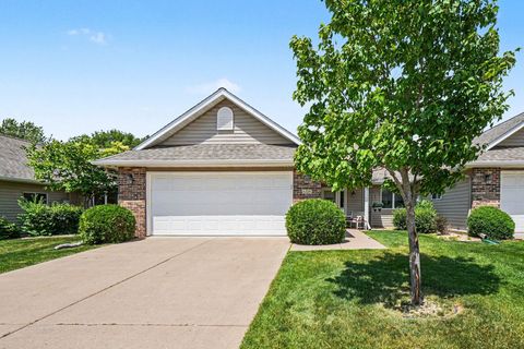 Townhouse For Sale - 608 Cherrywood Court<br/> Red Wing, MN 55066