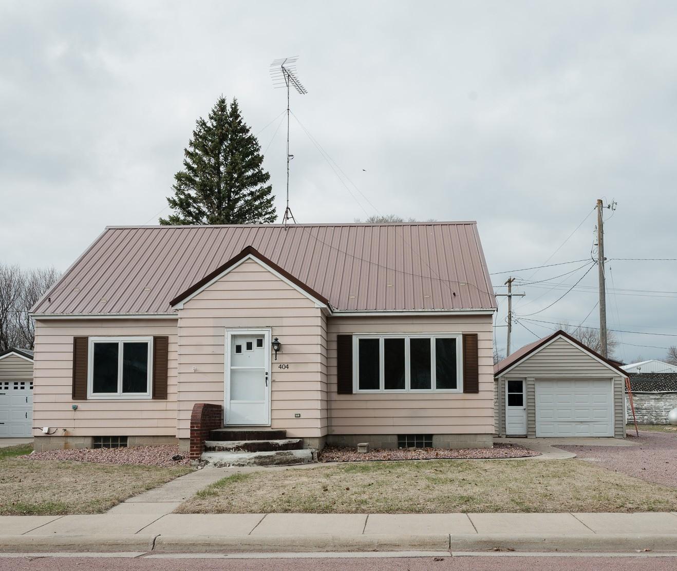 404 1st Street, Ormsby, Minnesota image 1