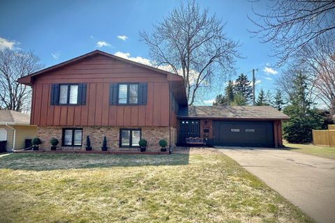 Homes For Sale - 3604 33rd Avenue<br/> Saint Anthony, MN 55418