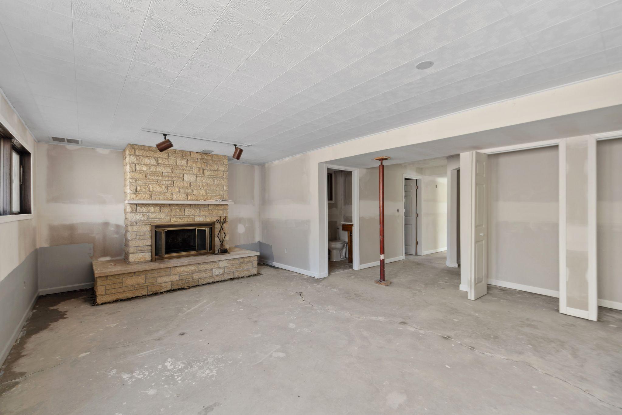825 Hickory Lane, Winona, Minnesota image 15