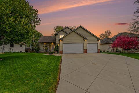 Homes For Sale - 4517 Alicia Drive<br/> Dakota County, Inver Grove Heights, MN 55077