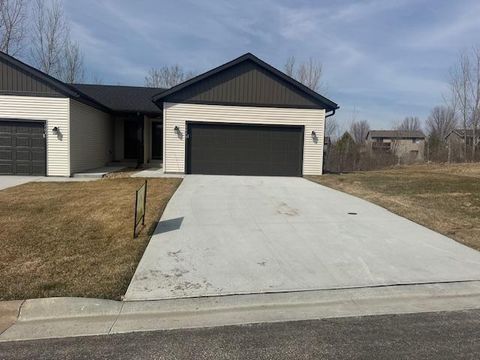 Townhouse For Sale - 2049 20th Street E<br/> Zumbrota, MN 55992