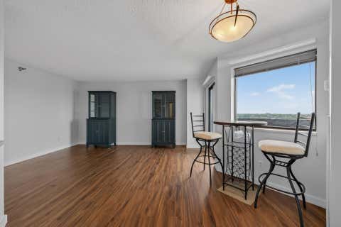 Condo For Sale - 78 10th Street<br/> Ramsey County, Saint Paul, MN 55101
