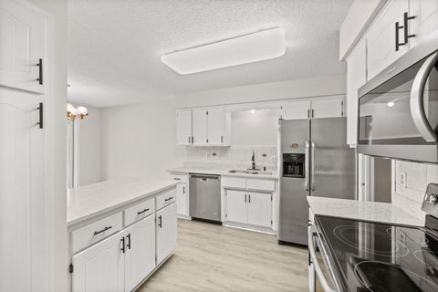 Condo For Sale - 1049 Greenhaven Drive<br/> Ramsey County, Saint Paul, MN 55127