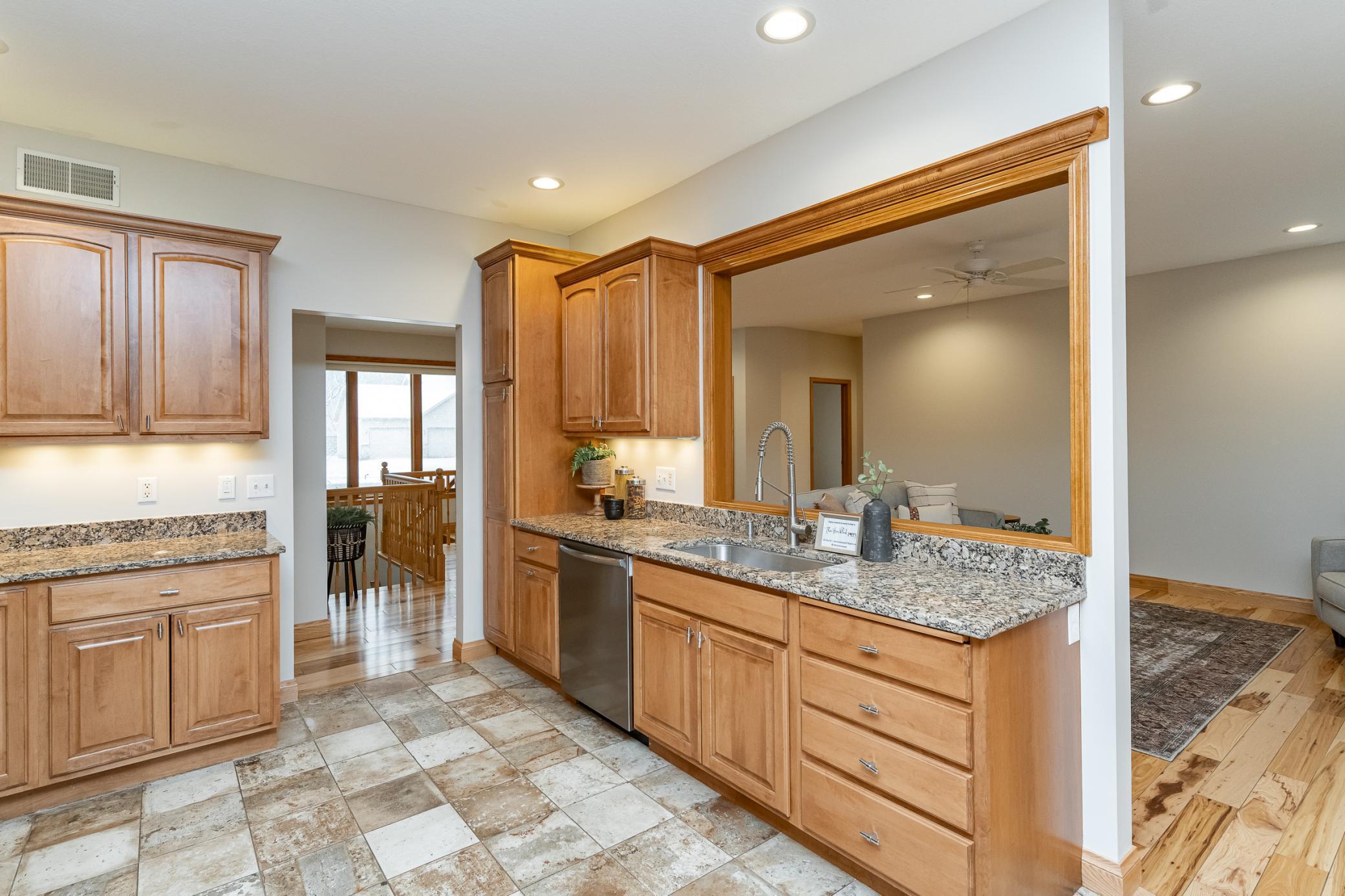 915 Southern Woods Place, Rochester, Minnesota image 15