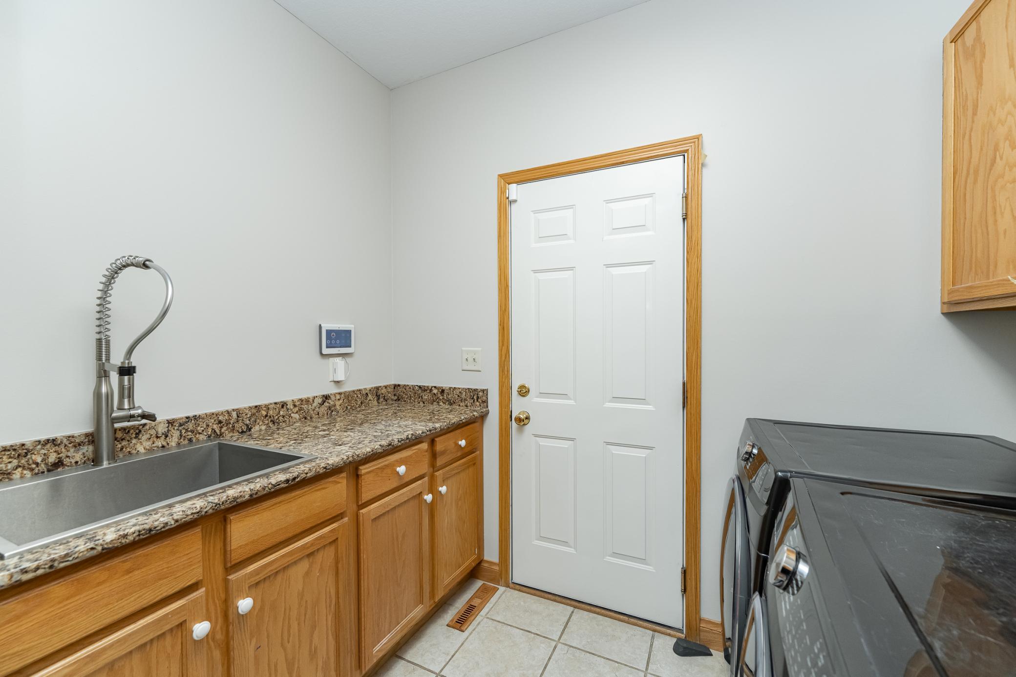 915 Southern Woods Place, Rochester, Minnesota image 20