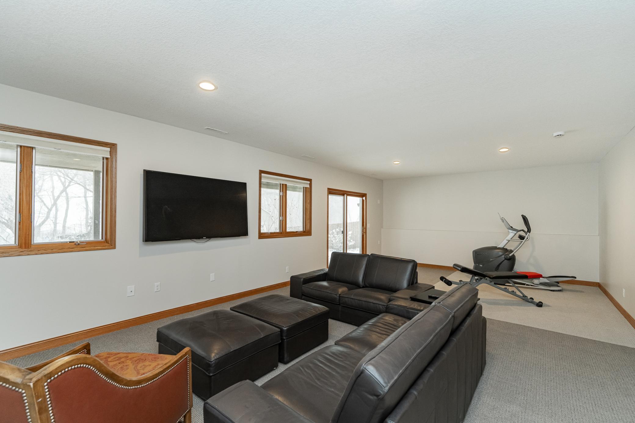 915 Southern Woods Place, Rochester, Minnesota image 34