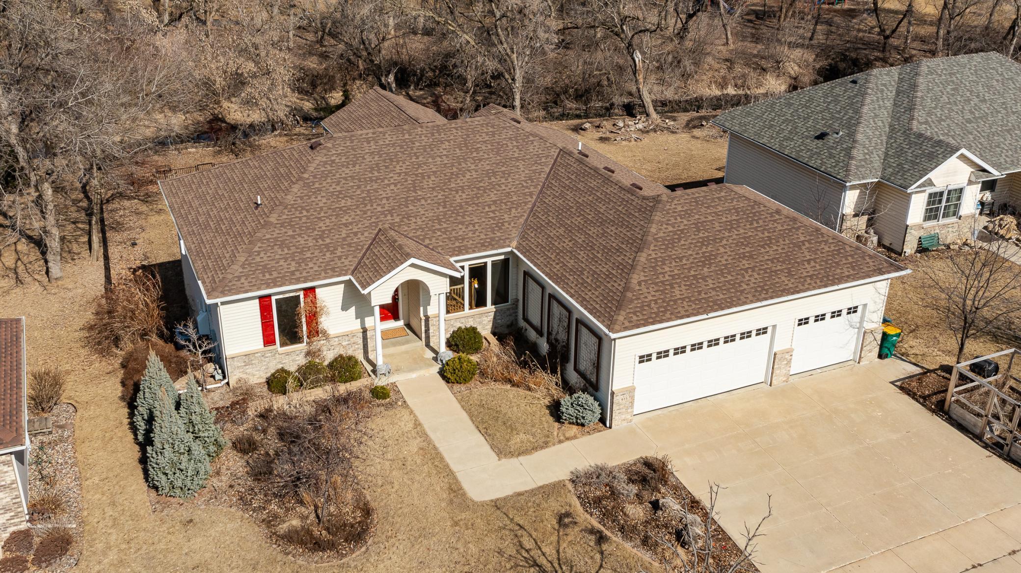 915 Southern Woods Place, Rochester, Minnesota image 9