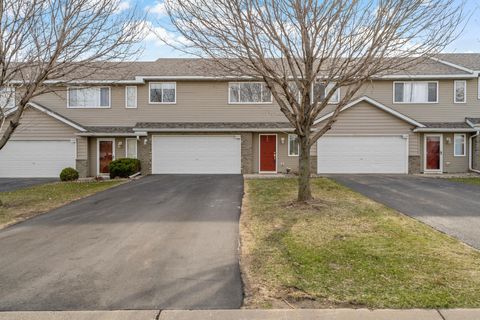 Townhouse For Sale - 4372 Blakewood Drive<br/> Shakopee, MN 55379