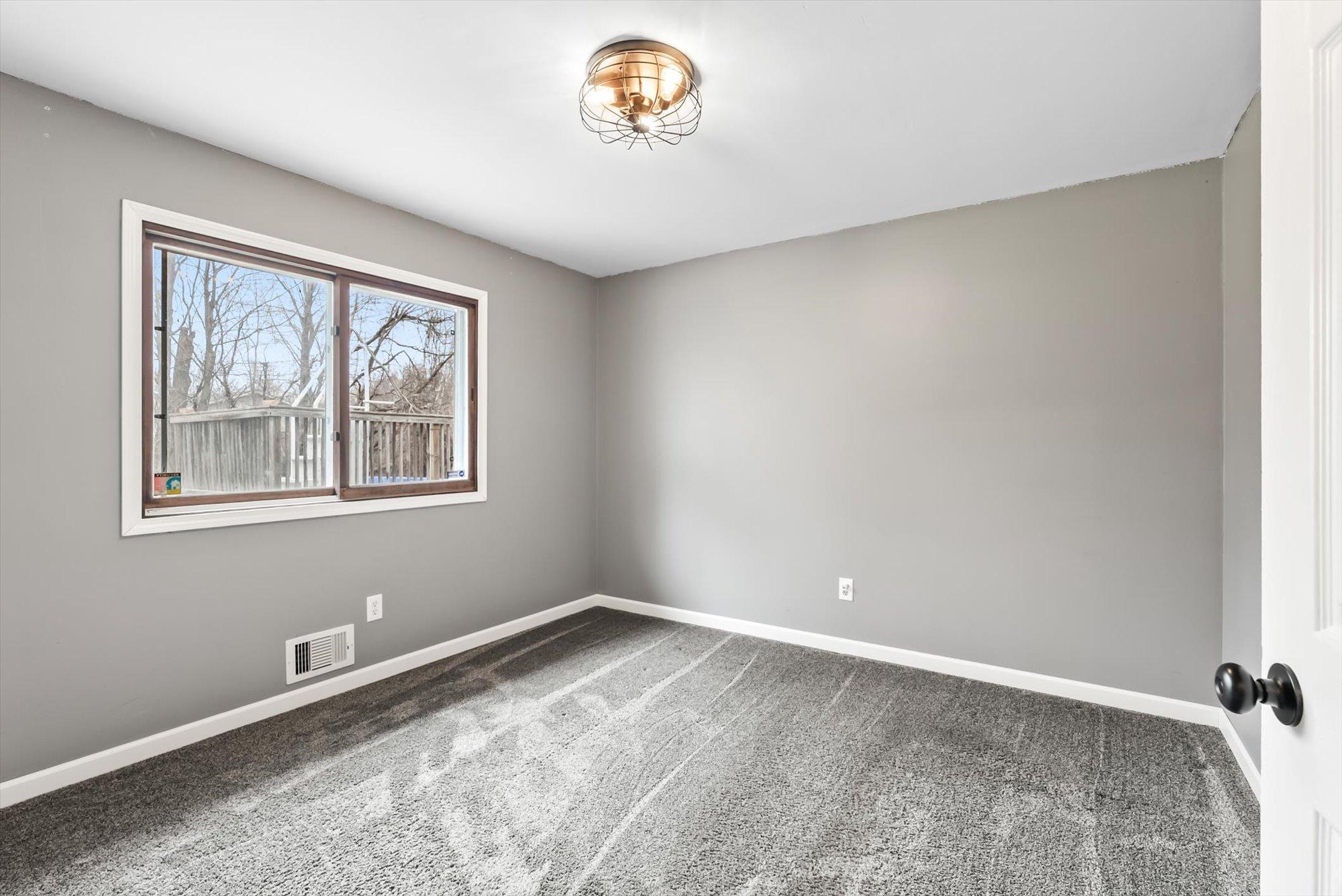 2527 S Waconia Circle, Bethel, Minnesota image 32