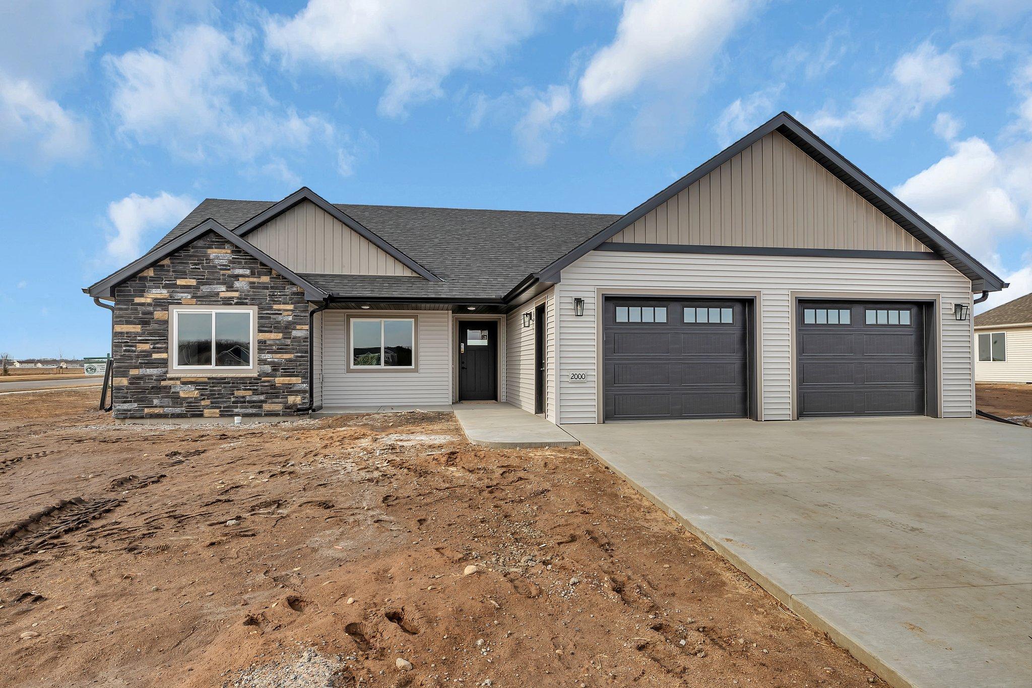 2000 Sandstone Loop, Sartell, Minnesota image 1