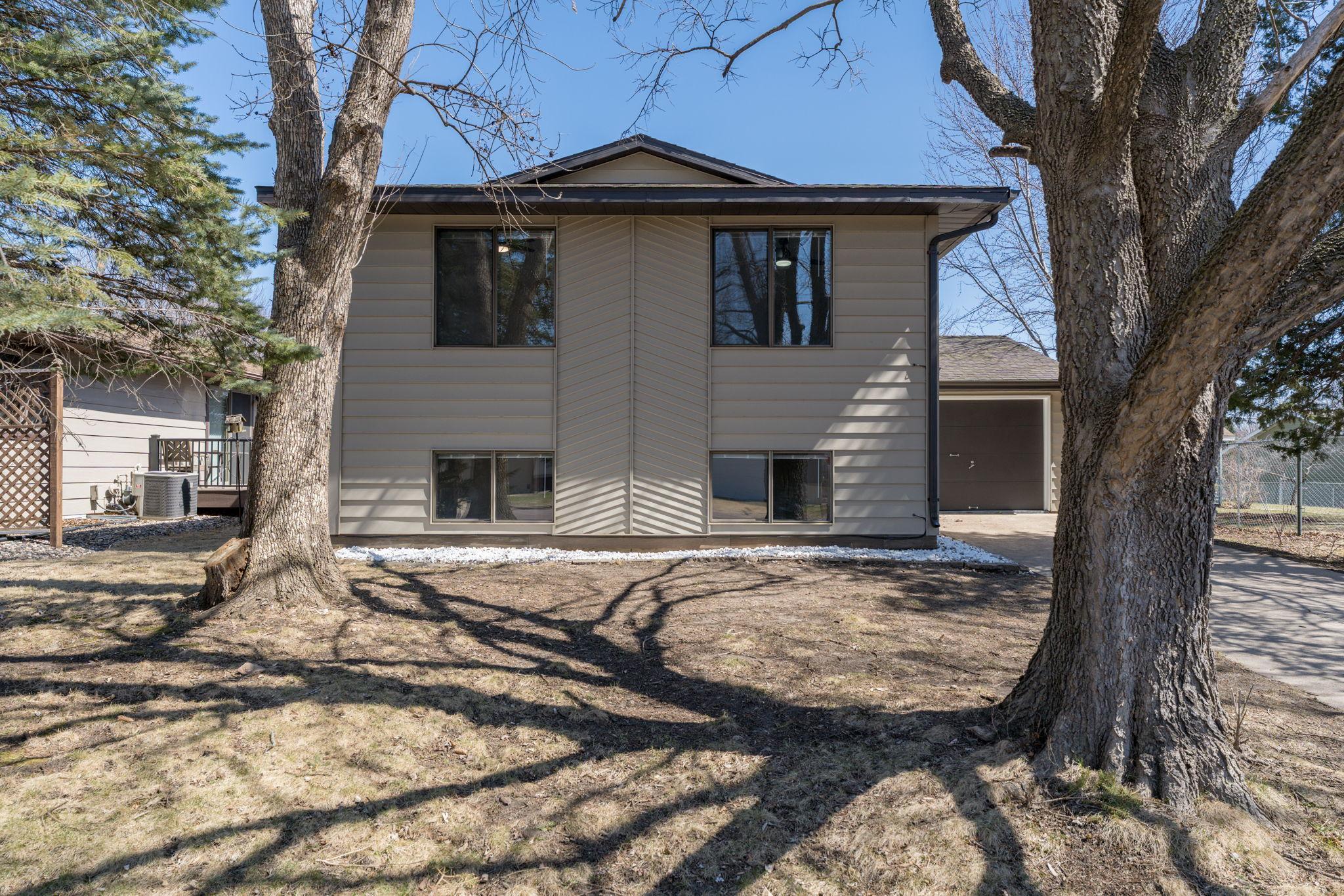 1105 S Valley Street, New Ulm, Minnesota image 2