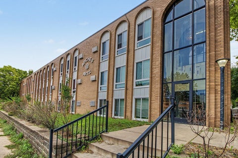 Condo For Sale - 2525 3rd Avenue<br/> Minneapolis, MN 55404