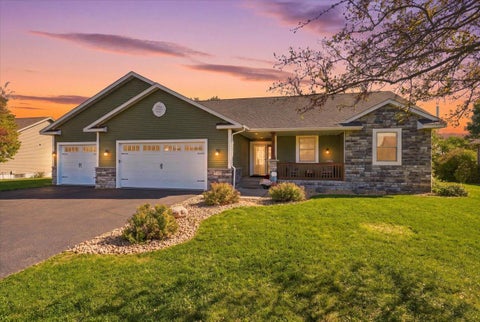 Homes For Sale - 1328 Creekwood Drive<br/> New Richmond, WI 54017